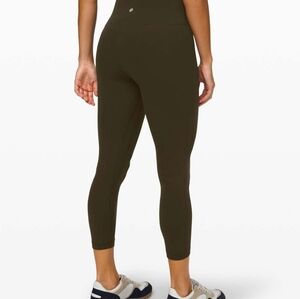 lululemon  crop  army green size 4